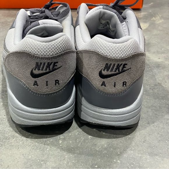 Nike Air Max Men's Dual-Tone Gray Sneakers - Picture 4 of 8